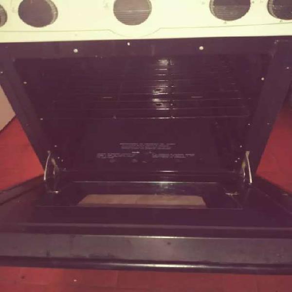 Estufa gabinete con horno marca abba