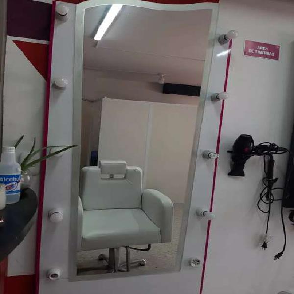 Se vente pack espejo con silla peluquería, silla pedicure y