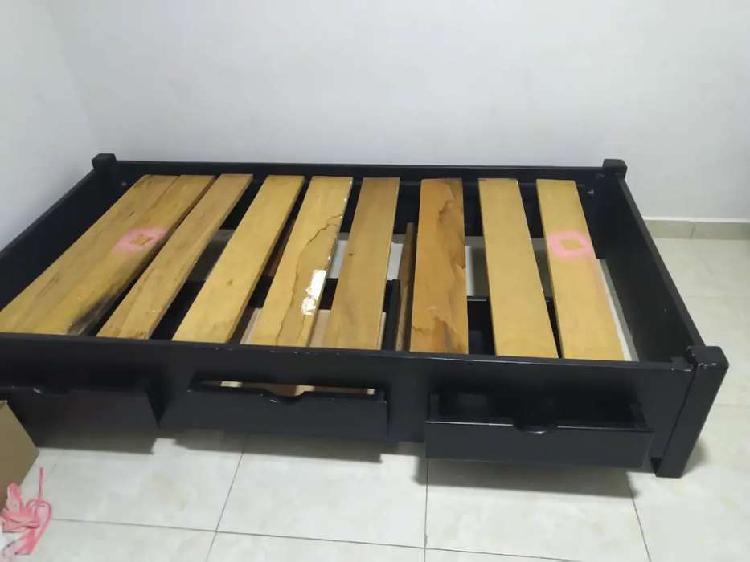 Vendo cama sencilla de madera