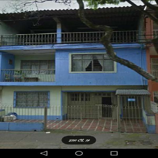 Venta casa bifamiliar con terraza aranjuez C _ wasi928831