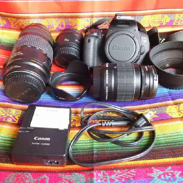 Cámara réflex Canon EOS Rebel T4i más lentes y