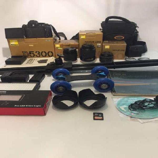 Nikon D5300 y accesorios