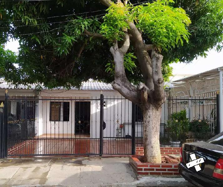 SE VENDE CASA EN EXCELENTE UBICACIÓN