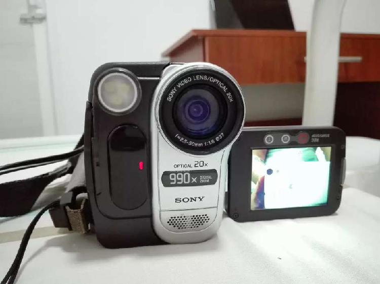 Sony Handycam recorder CCD-TRV138 Hi8