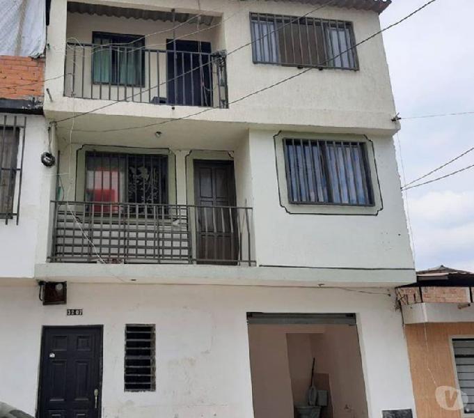 VENDO CASA 3 PISOS B PRIMAVERA