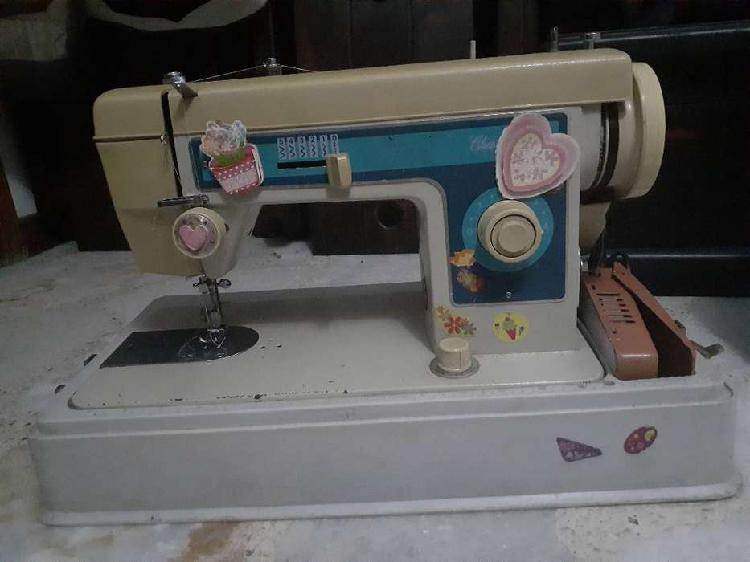 Vendo linda maquina de coser brother