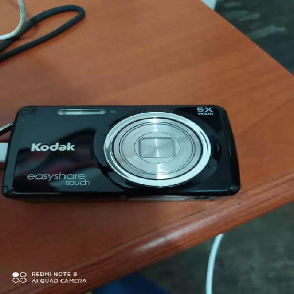 Se vende camara Kodak de 14 Mega pixeles digital