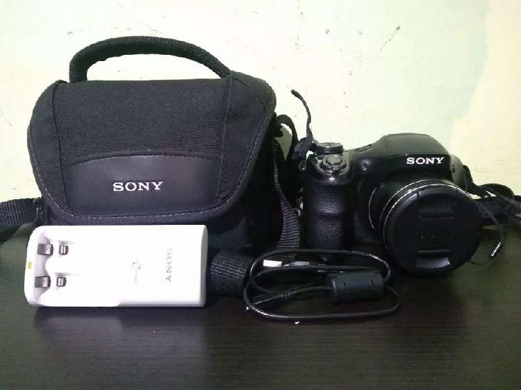 Se vende o cambia cámara Sony Cyber Shot DSC-H300