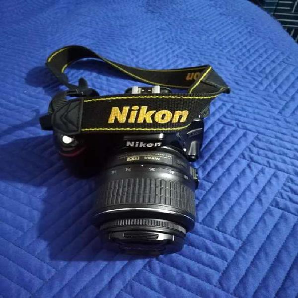 Vendo cámara nikon D3200
