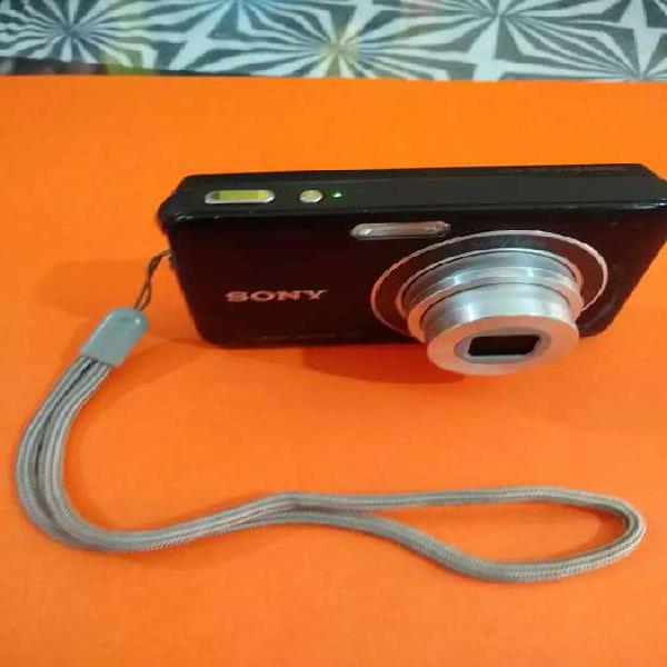 cámara digital SONY 12.1 MEGA PIXELS