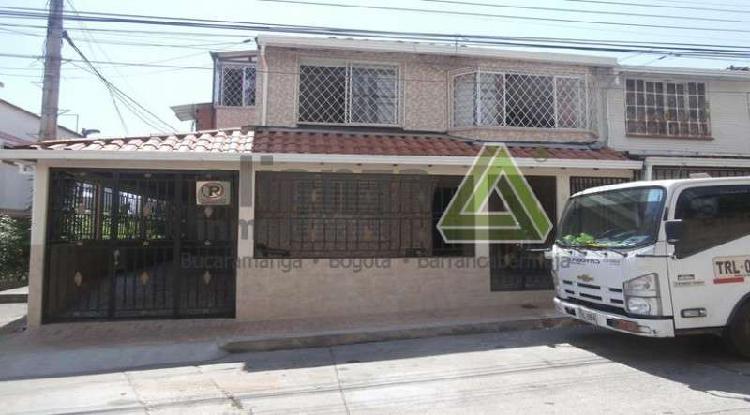 Casa En Venta En Bucaramanga Lagos Del Cacique CodVBJRE60800