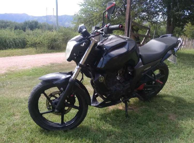 Moto Yamaha - Fz16 -