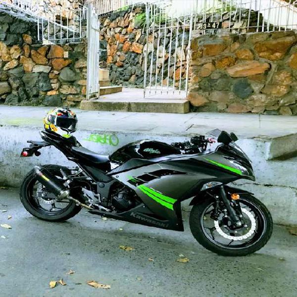 Ninja 300 2015, menos de 5000km de uso. Como nueva.