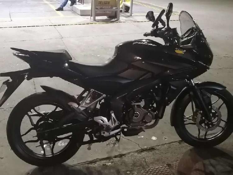 Pulsar 150 AS negra