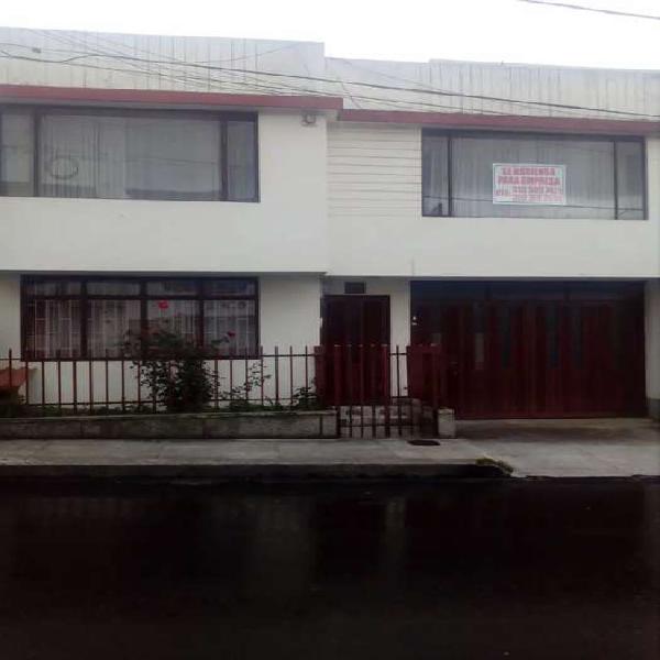 Se arrienda casa en San Ignacio para actividad comercial
