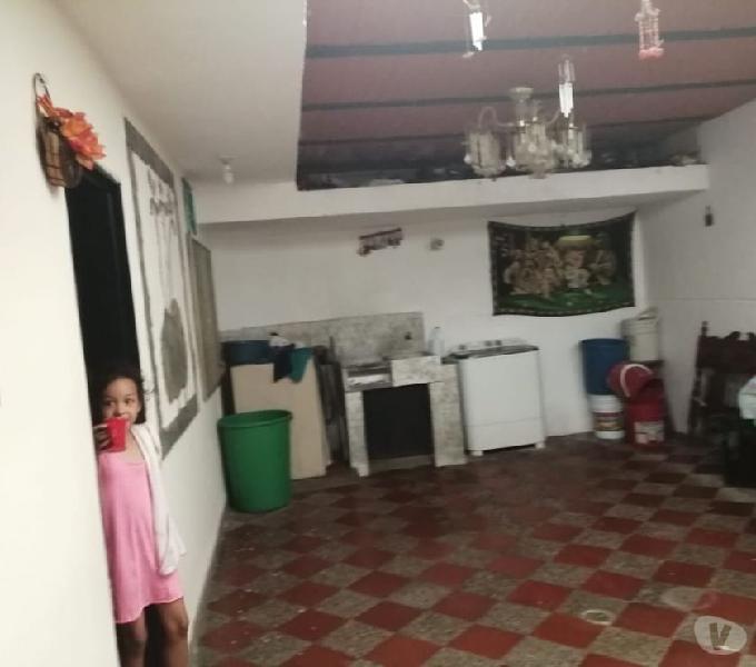 Vendo casa en Medellín barrio Manrique las esmeraldas.