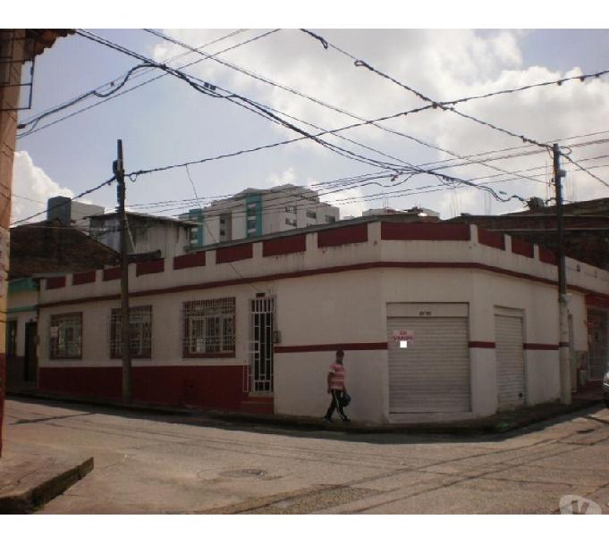 Casa amplia CENTRAL En esquina, Pereira