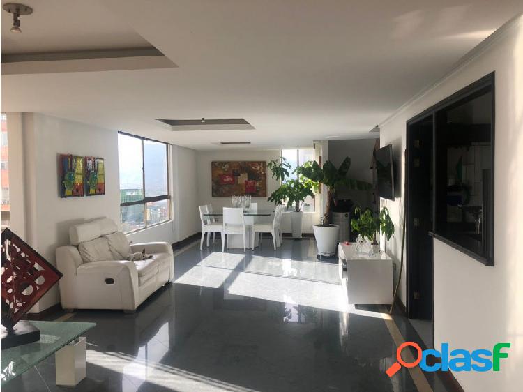 Apartamento DUPLEX en venta en Poblado, Medellín