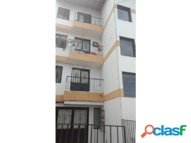 Apartamento de 4to con manzarda piso en marinilla barrio