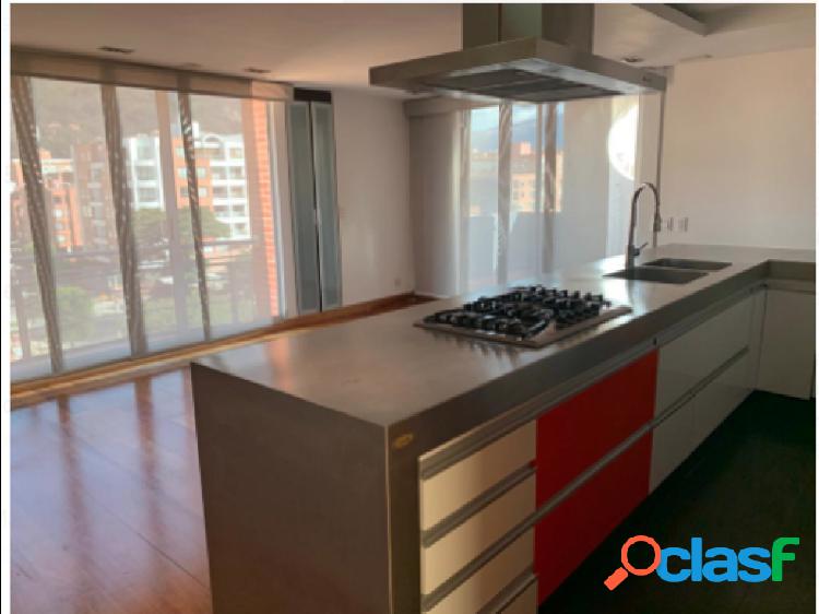 Apartamento duplex en venta, ubicado en Cedritos