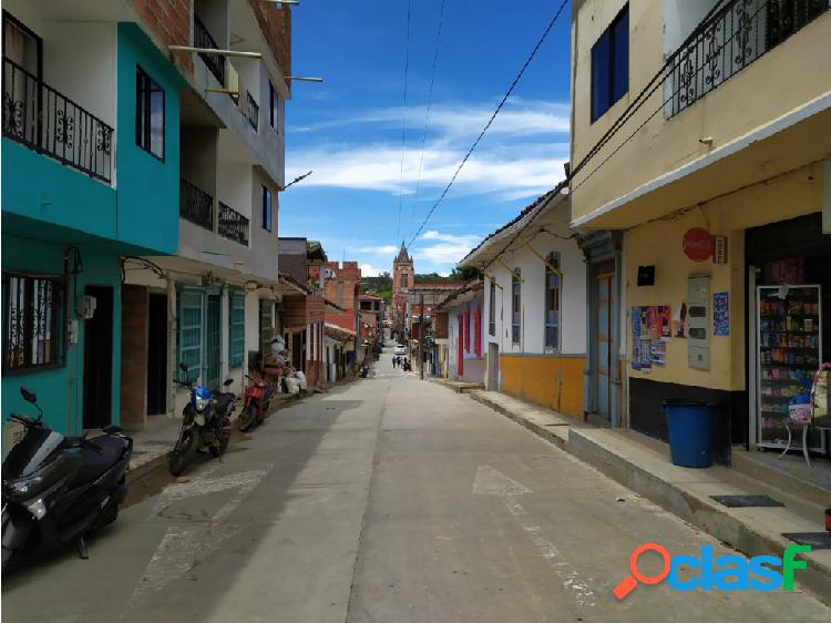 CASA EN PRIMER PISO MUY ACOGEDORA