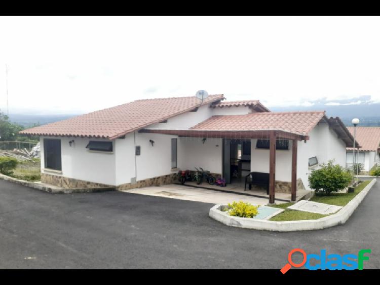 Casa campestre para la venta en Pueblo Tapao