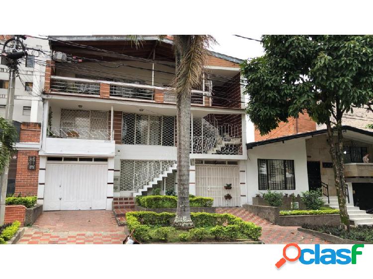 Casa lote en venta en La Castellana Medellín