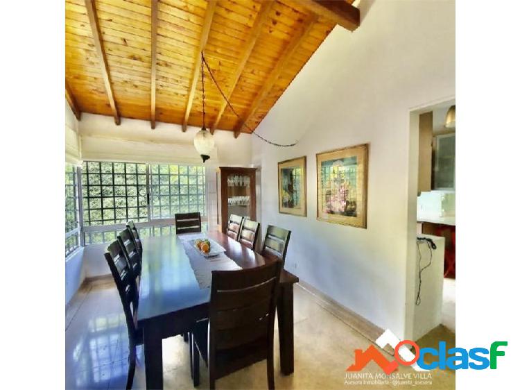 Casa para la venta por la intermedia