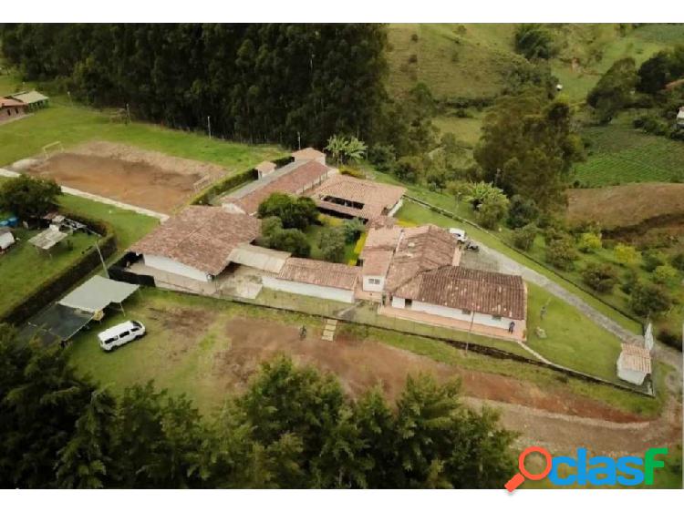 Finca en en la vereda las hojas de Rionegro a 9 km de la