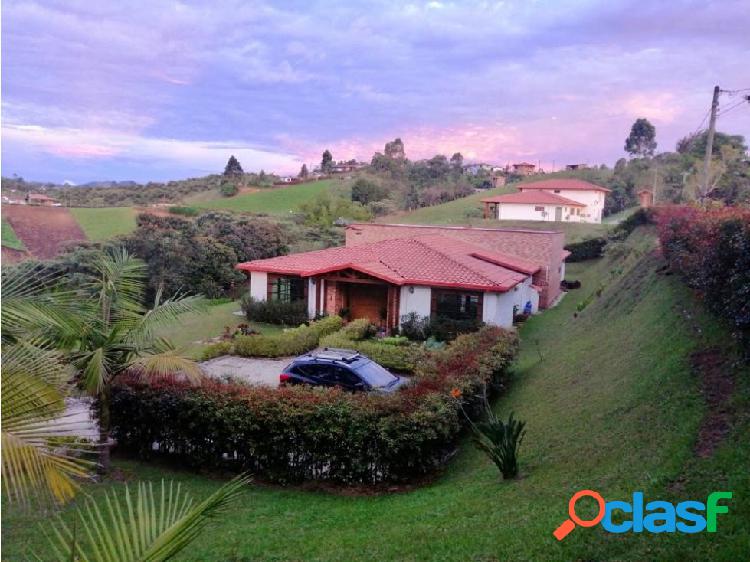 Hermosa y amplia casa en El Carmen- Marinilla