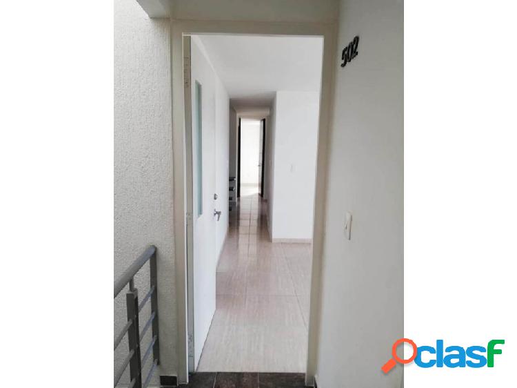 SE ARRIENDA APTO DE 4 HABITACIONES HACIENDA CASABLANCA