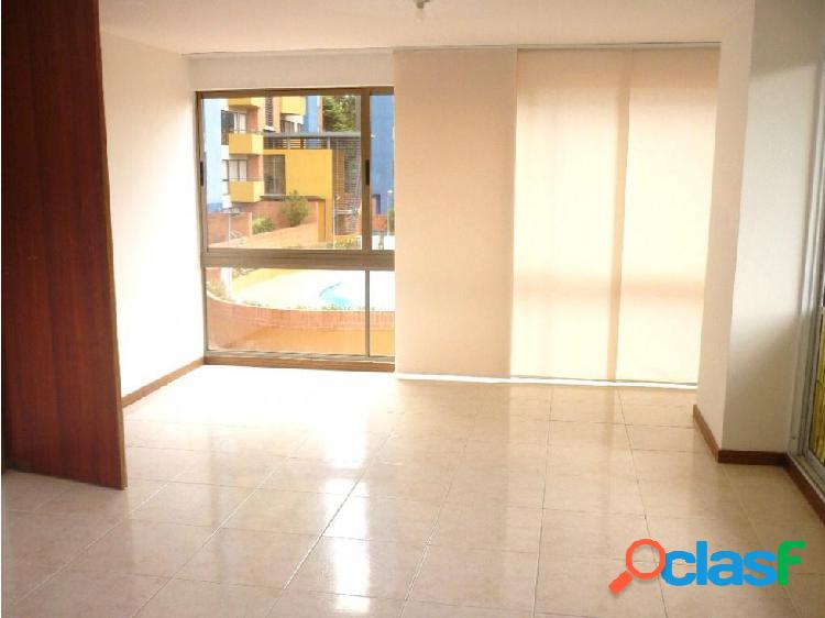 SE VENDE APARTAMENTO EN LA LOMA DE LOS BERNAL, MEDELLÍN