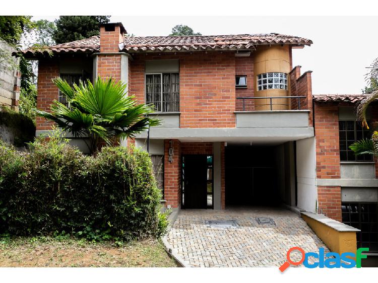 VENDO CASA EN SABANETA 4 HABITACIONES CON BAÑO