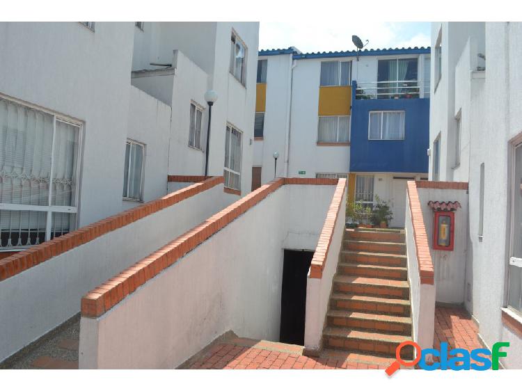 VENDO CASA EN TIERRA SANTA (BF)