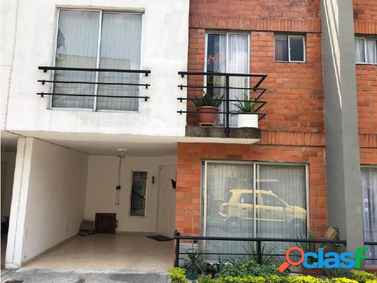 VENDO CASA POR SERVIENTREGA DOSQUEBRADAS