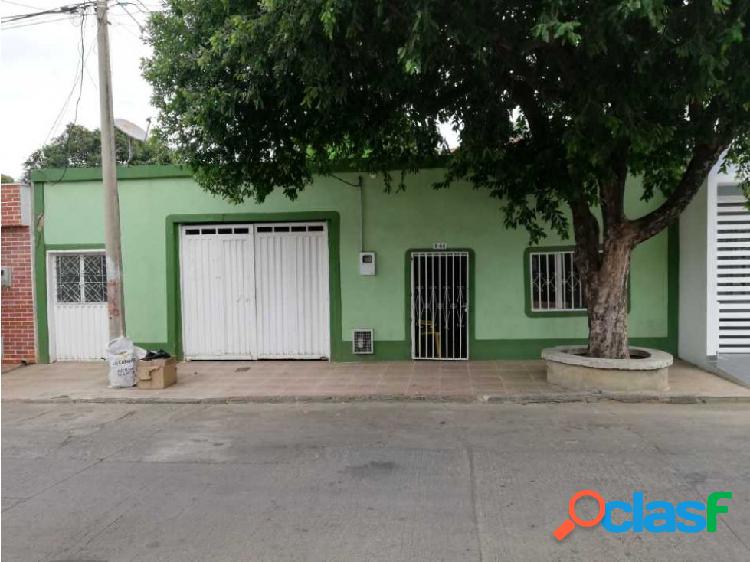 Vendo Casa dos pisos en Barrio La Palmita con apto