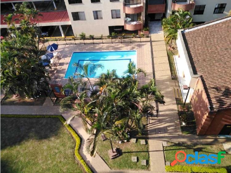 Vendo apartamento en Quintas de Don Simon (CQ)