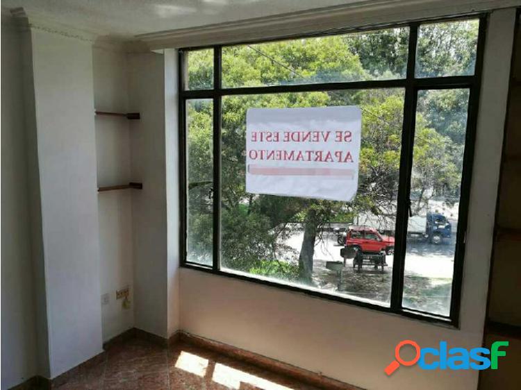 Vendo apartamento en el centro de la ciudad.