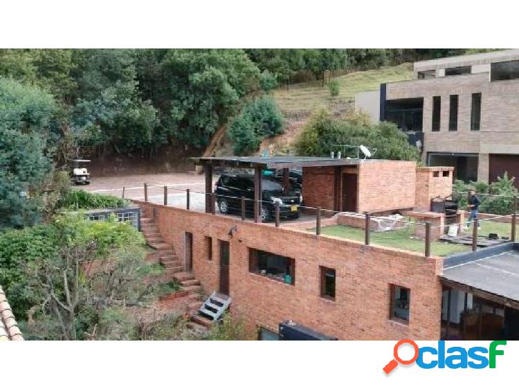 Venta de casa en las afueras de chia