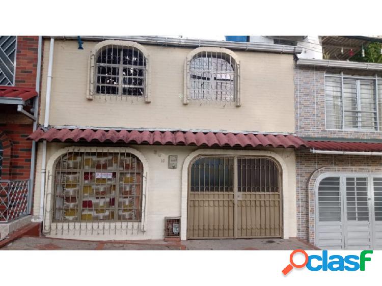 Casa dos pisos, Barrio Onzaga. cc estacion, Ibague, Tolima