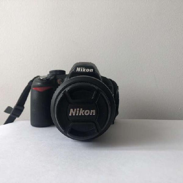Camara Nikon d3100 con lente 18-55mm + obsequio (negociable)