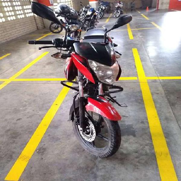 Moto ´pulsar 135 ls roja negra