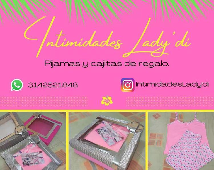 Pijamas con caja de regalo incluida