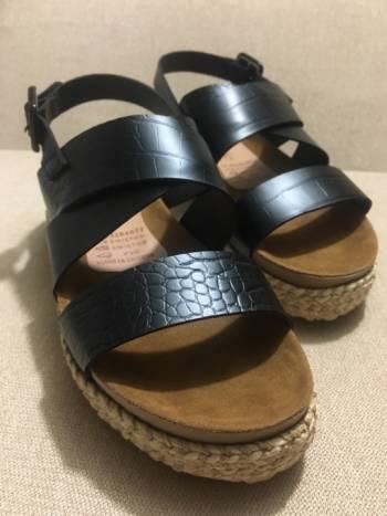 Sandalias textura croco