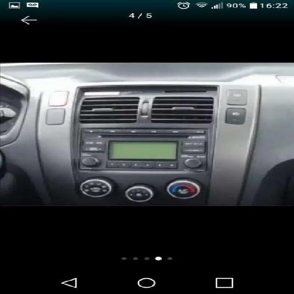 Se vende radio original de camioneta Hyundai tucson. Gl