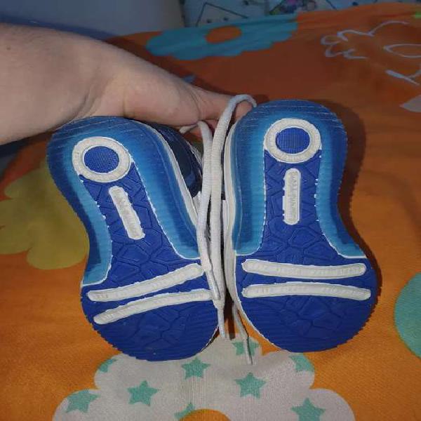 Zapatos de niño