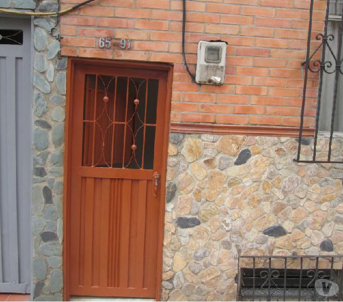 Arriendo apartestudio -semisotano