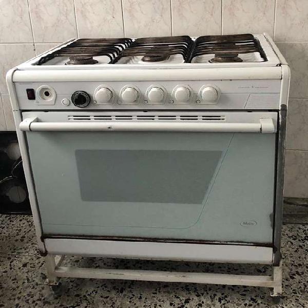 Estufa con horno