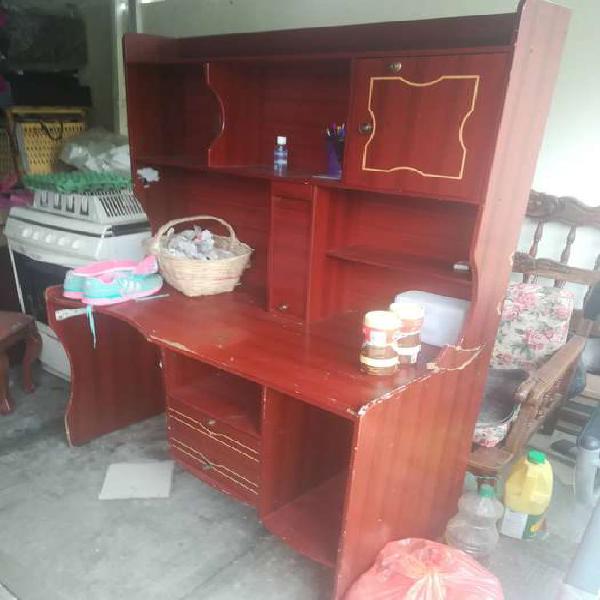 SE VENDE MUEBLE PARA COMPUTADOR Y REPISA