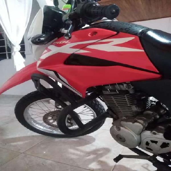 Vendo Moto XR 150 excelentes condiciones como nueva